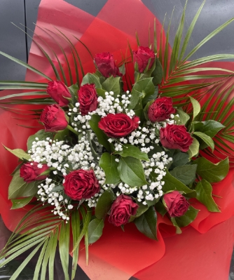 Madame Red rose dozen